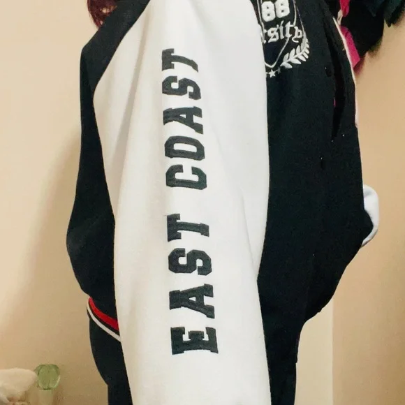 Forever 21 Black NYC East Coast Varsity Bomber Jacket SIZE M ❤️🖤🤍 - Picture 4 of 8